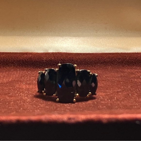 Jewelry - Stunning 14ct genuine sapphire ring jeweler made set in gold over 925. New.